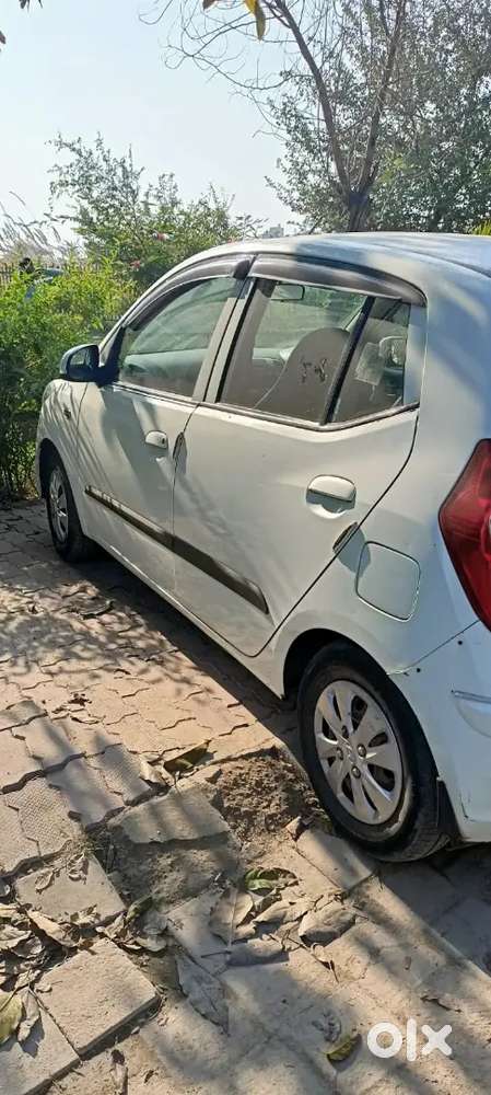 Single Handed Hyundai I10 Magna 2012 Cng & Petrol Car White