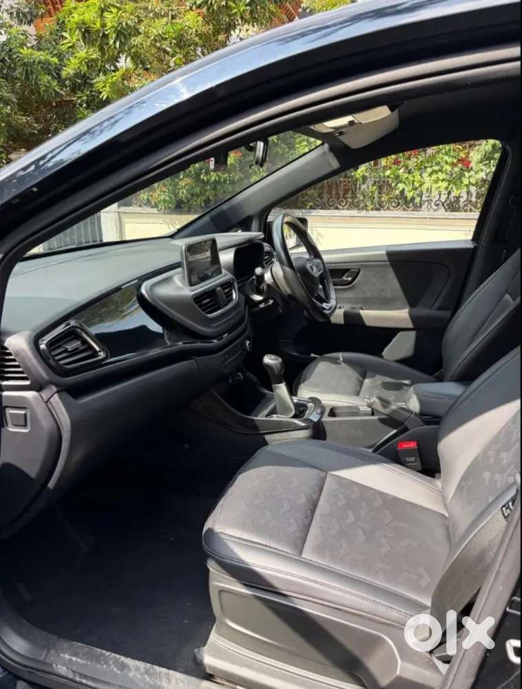 2022 Altroz Diesel Dark Edition Top End