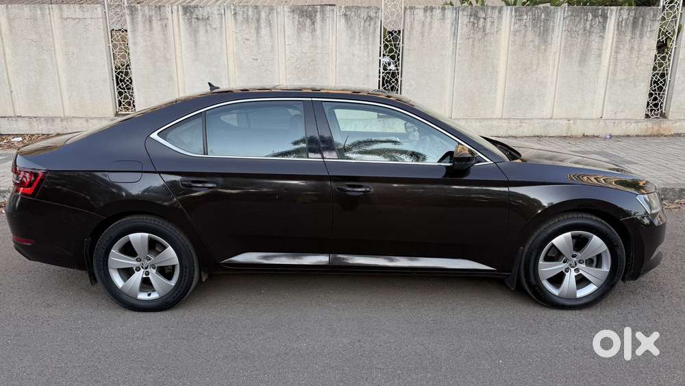 Skoda Superb 2013-2015 Elegance 1.8 Tsi Mt, 2016, Petrol