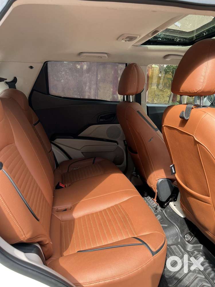 Mahindra Xuv300 1.2 W6 Amt Petrol, 2022, Petrol