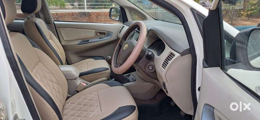 Toyota Innova 2.5 G (diesel) 8 Seater, 2011, Diesel
