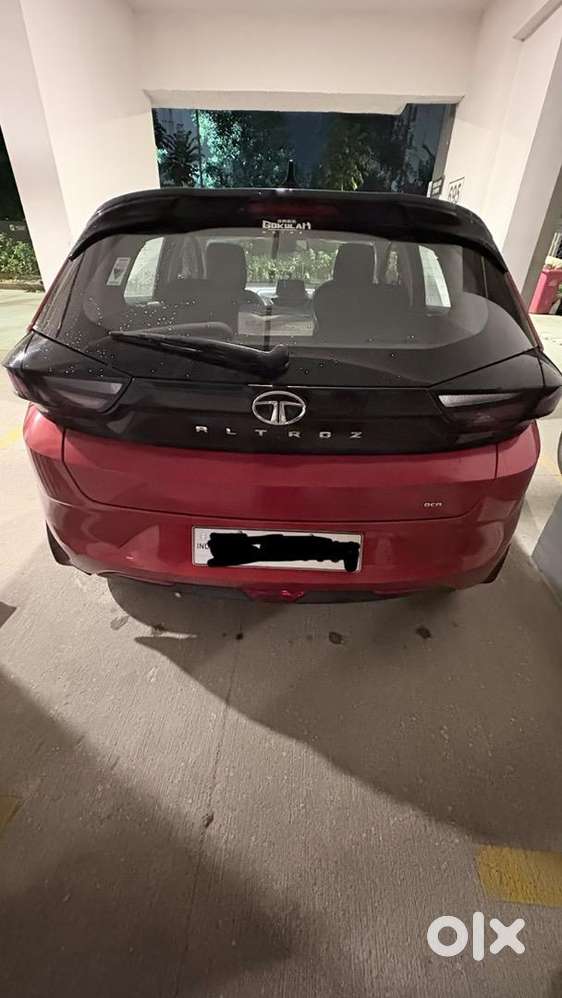 Tata Altroz Petrol Automatic 2023 - 10k Kms