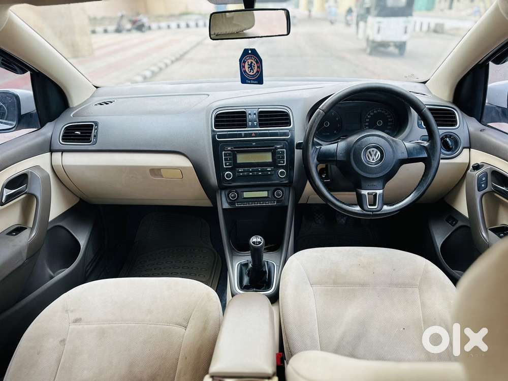 Volkswagen Vento 2010-2013 Petrol Highline, 2011, Petrol
