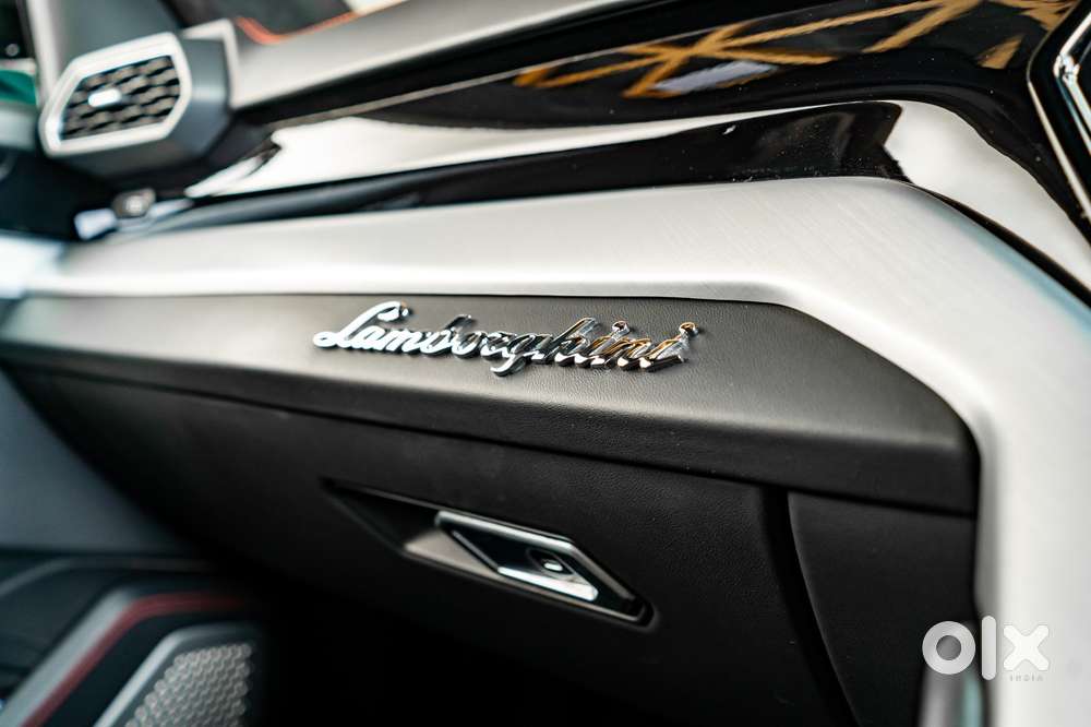 Lamborghini Urus V8, 2021, Petrol