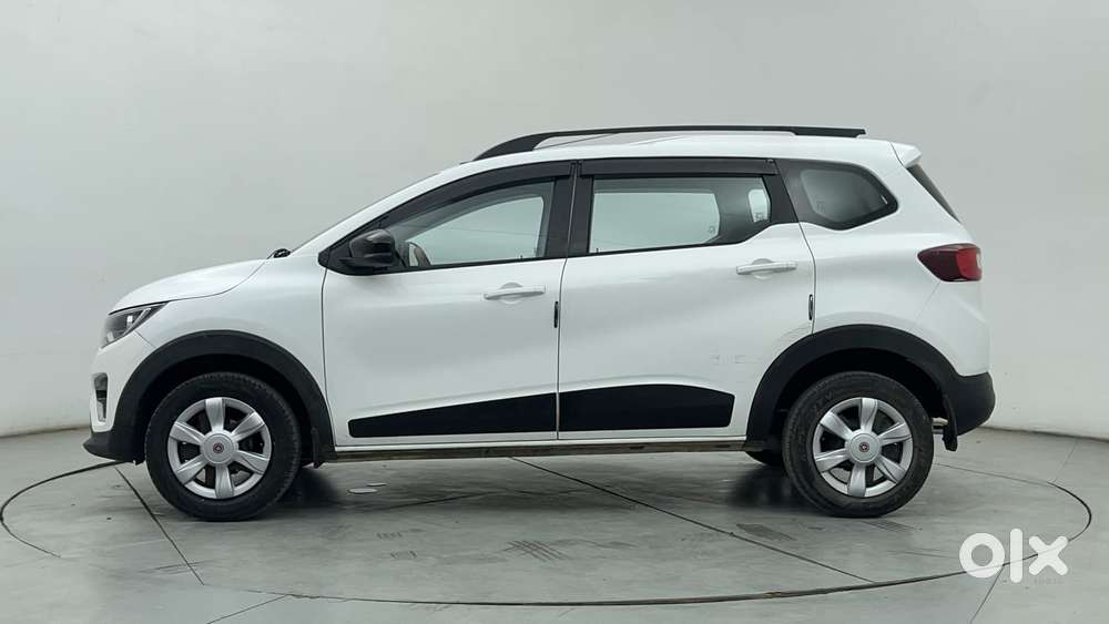Renault Triber Rxz, 2022, Petrol