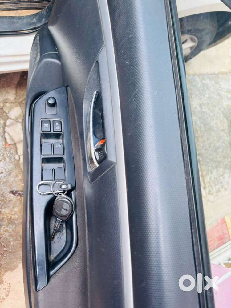 Maruti Suzuki Swift Ddis Zdi, 2012, Diesel