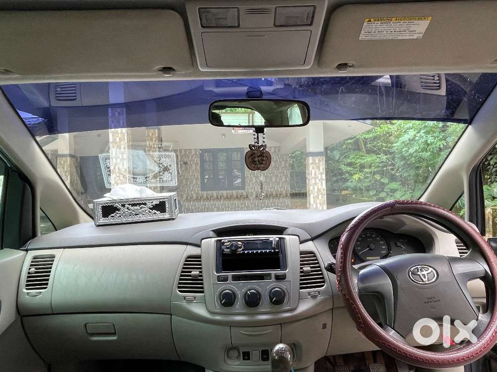 Innova 8 Seater G4