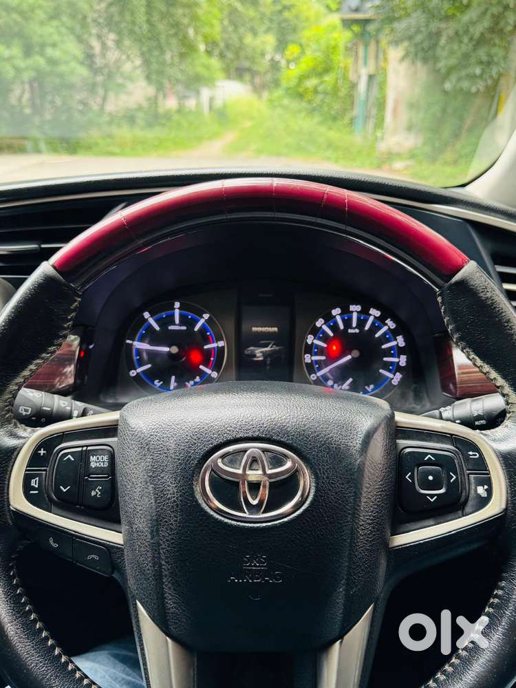 Toyota Innova Crysta 2.4 V 7 Str, 2016, Diesel