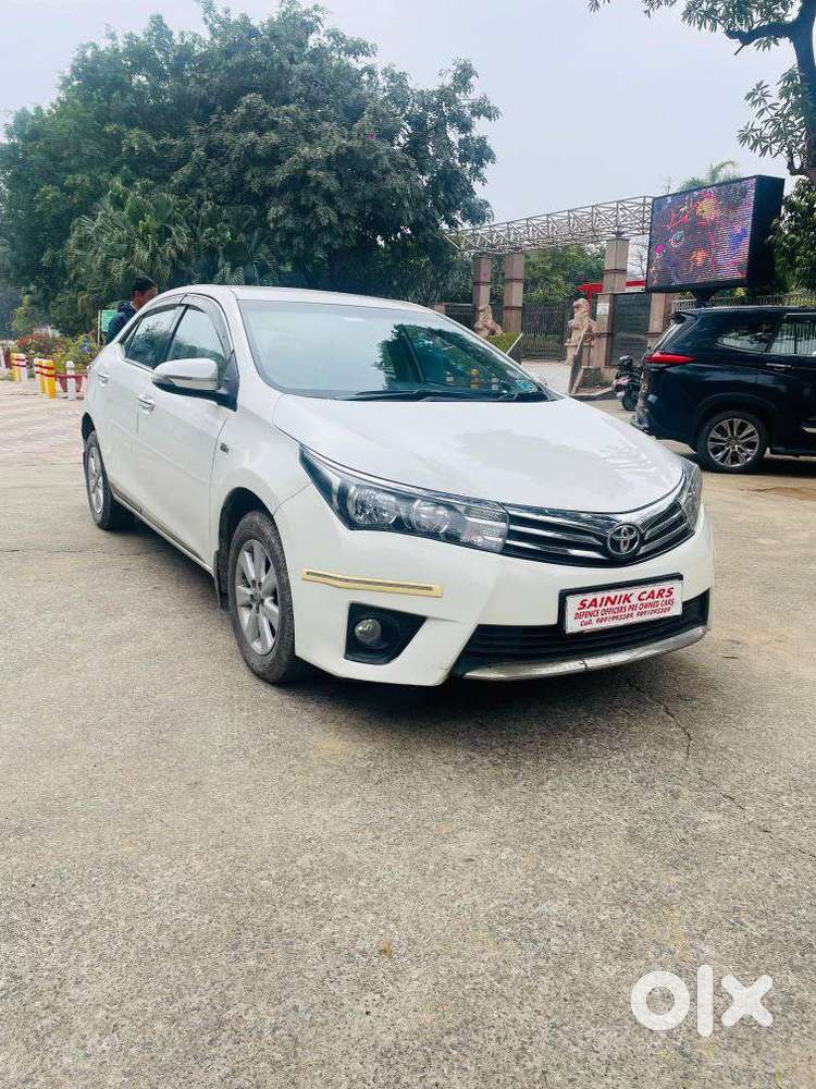 Toyota Corolla Altis 2013-2017 G At, 2014, Petrol