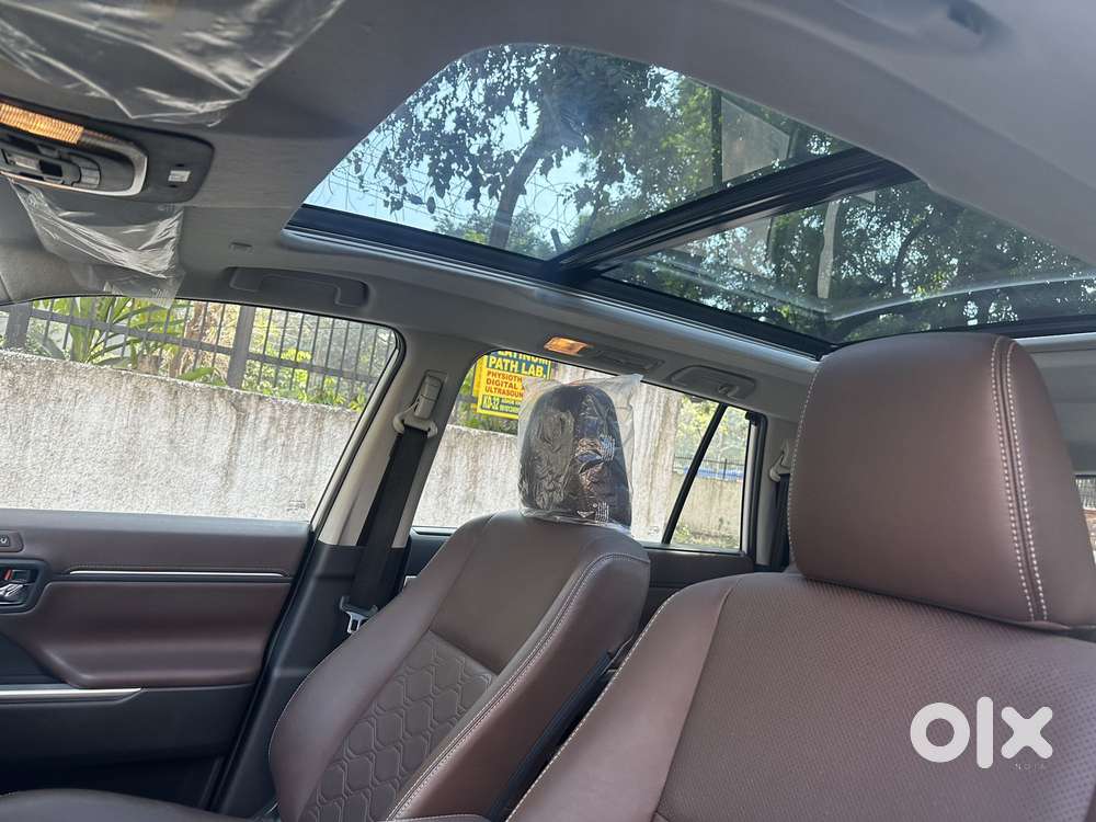 Toyota Innova Hycross