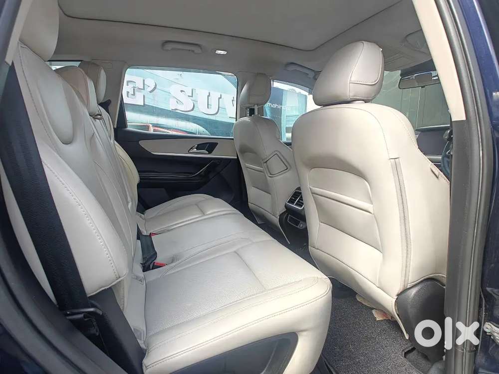 Mahindra Xuv700 2022 Diesel 54003 Km Driven