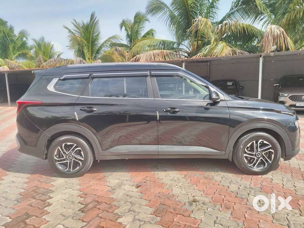 Kia Carens, 2023, Petrol