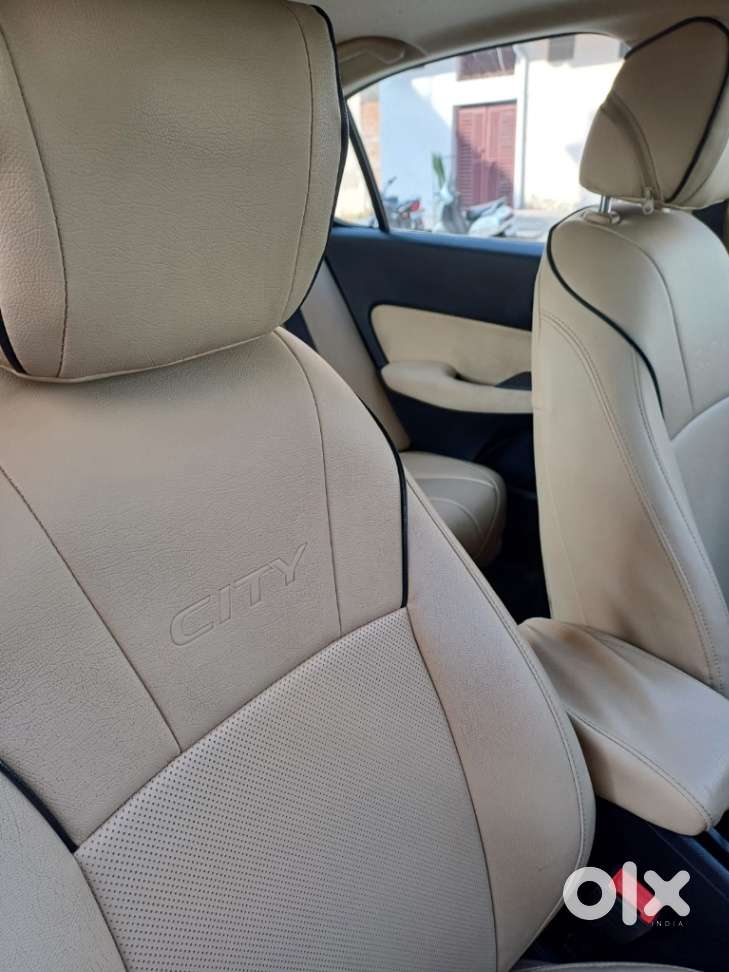 Honda City V Mt Sunroof, 2023, Petrol