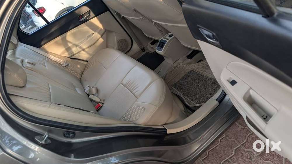 Maruti Suzuki Dzire 1.2 Vxi Cng, 2023, Cng & Hybrids