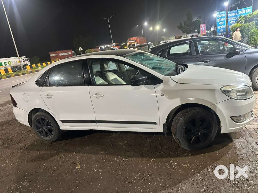 Skoda Rapid 1.6 Petrol 2014