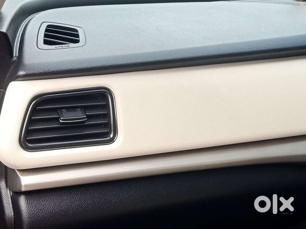 Mahindra Xuv700 2.0 Ax 5 Petrol Mt 7 Str, 2022, Petrol