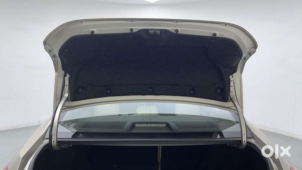 Toyota Corolla Altis 2013-2017 Vl At, 2015, Petrol