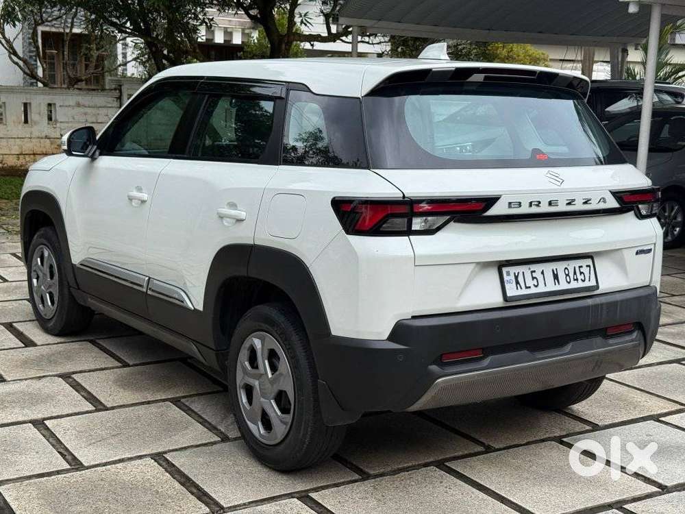 Maruti Suzuki Brezza 1.5 Lxi Smart Hybrid, 2022, Petrol