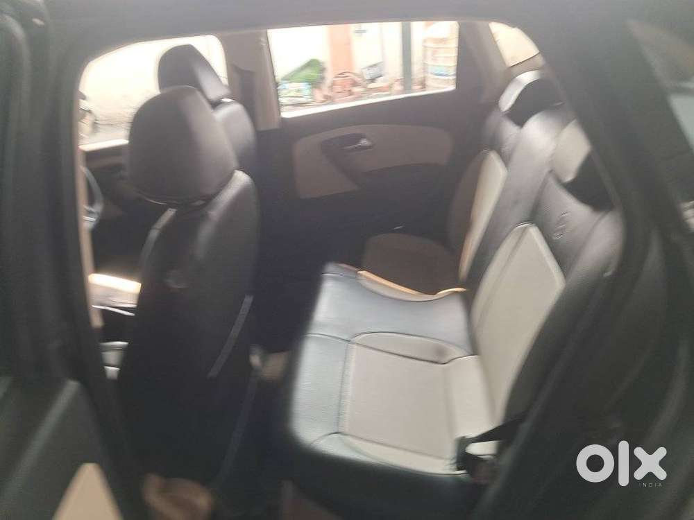 Volkswagen Polo Highline 1.6l Petrol, 2015, Petrol