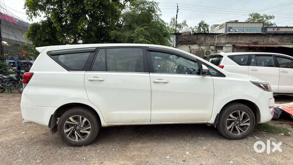 Toyota Innova Crysta Diesel 2022