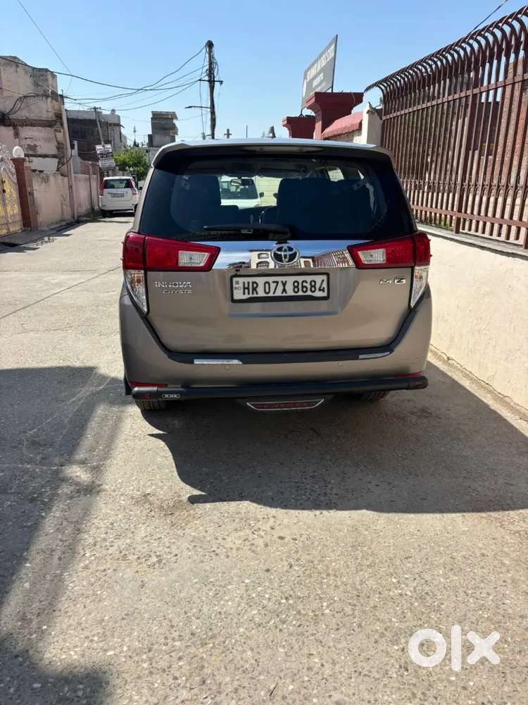 Toyota Innova Crysta 2016