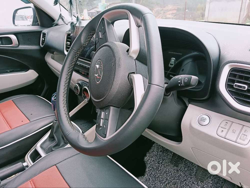Hyundai Venue 2024 Petrol 9000 Km Driven
