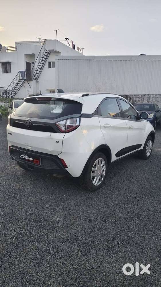Tata Nexon 1.2 Revotron Xz, 2018, Cng & Hybrids
