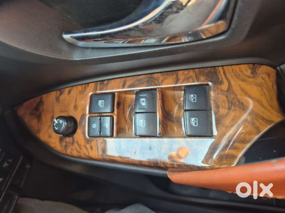 Toyota Innova Crysta 2.8 Gx At 7 Str, 2017, Diesel