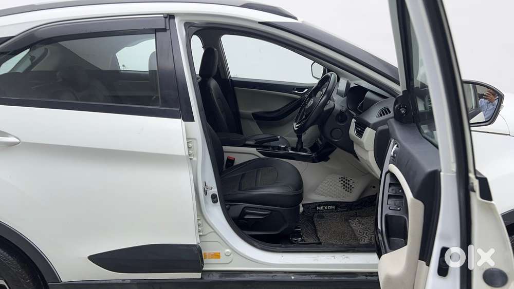Tata Nexon Xz Plus (hs), 2022, Petrol