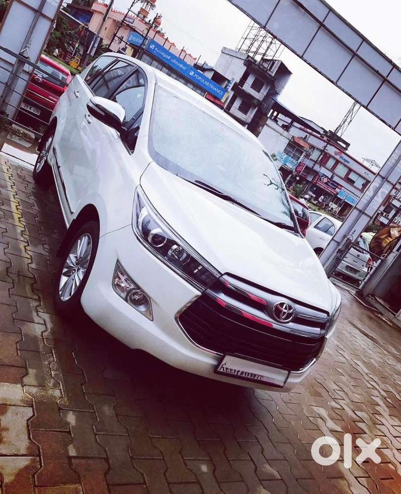 Toyota Innova Crysta 2016 Diesel Well Maintained