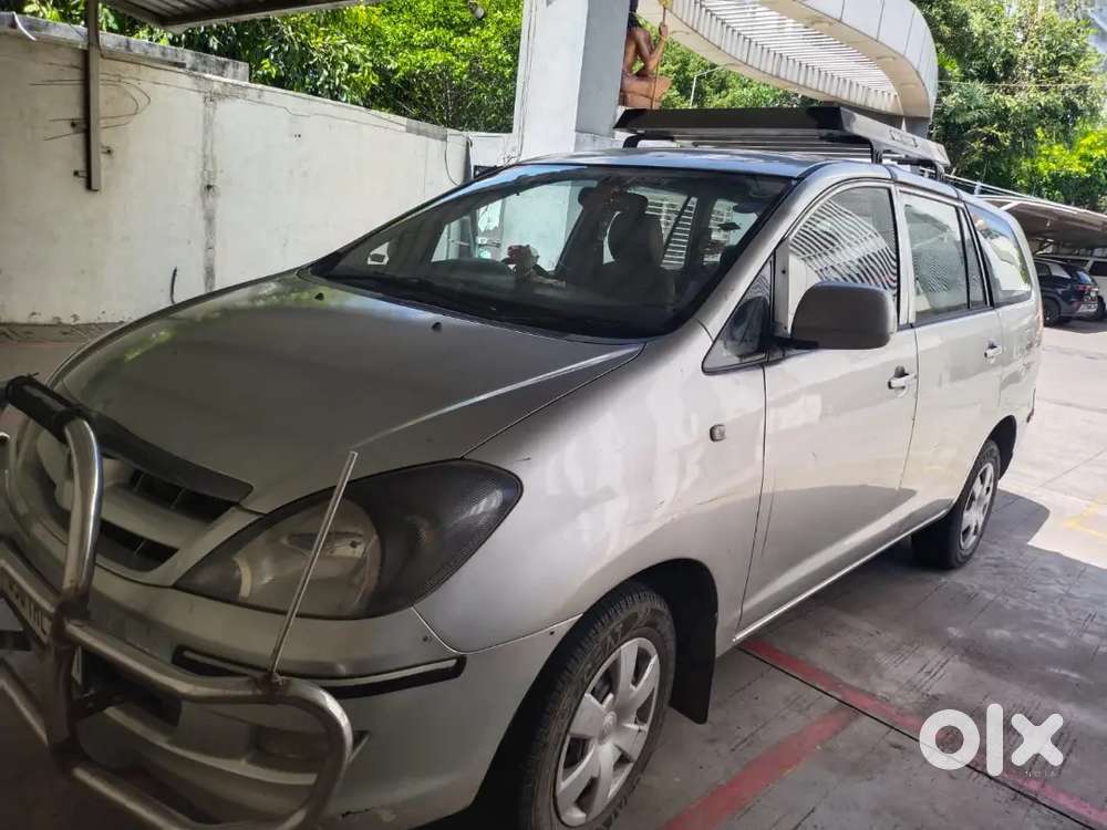 Toyota Innova 2006 Cng & Hybrids 126450 Km Driven