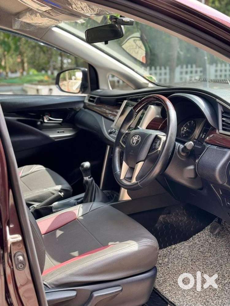 Toyota Innova Crysta 2.4 V 8 Str, 2017, Diesel