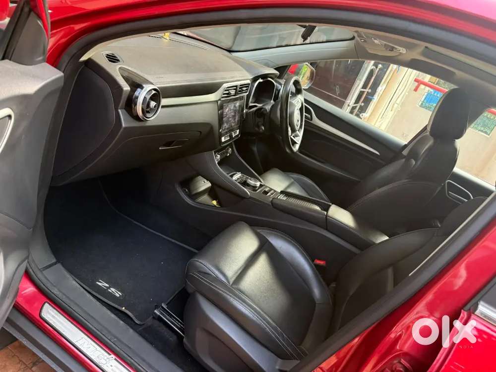 Mg Zs Ev Red