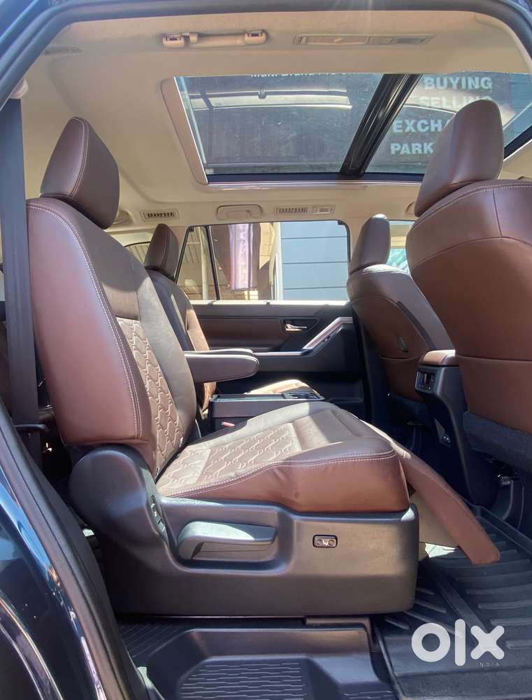 Toyota Innova Hycross 2.0 Zx Hybrid 7 Str, 2023, Petrol