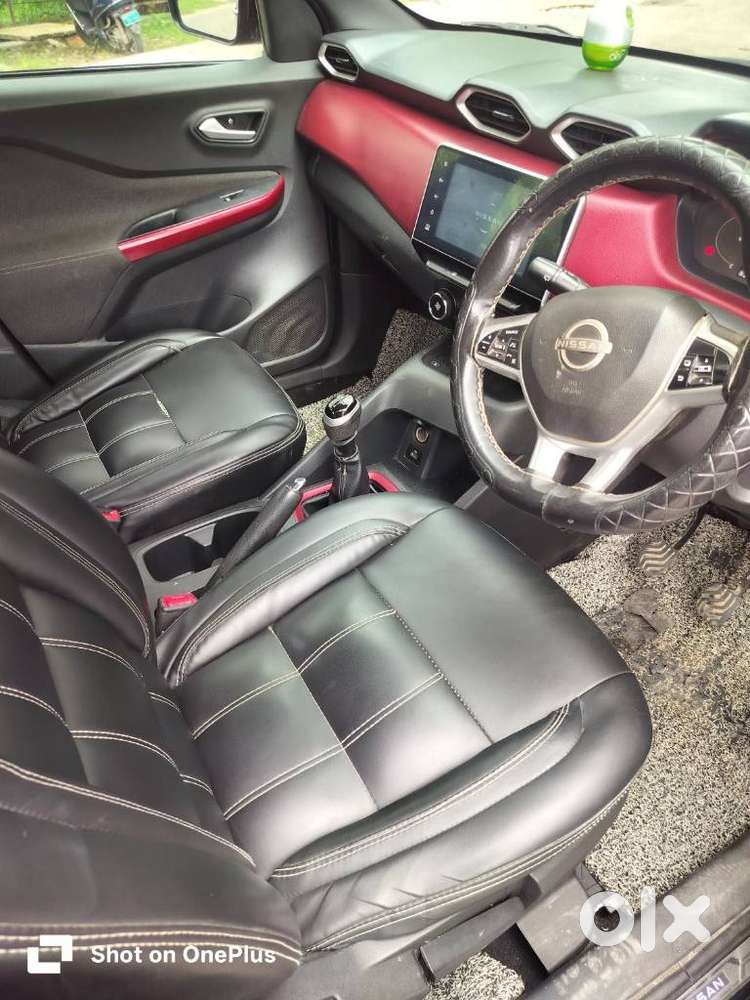 Nissan Magnite 1.0 Xv Premium, 2023, Petrol