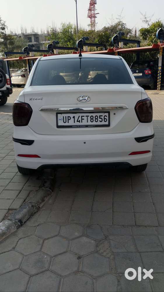Hondai Xcent 2017 Model White Colour Up 14 Cng Petrol