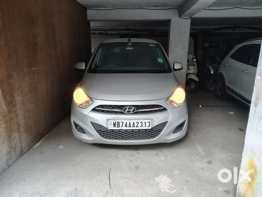 Selling The Hyundai Car I10 Make 2013.  Registration No. Wb 74aa 2313.