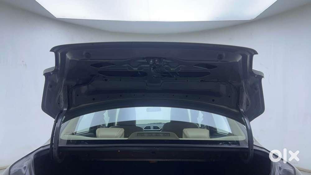 Maruti Suzuki Dzire Vdi Amt, 2017, Diesel