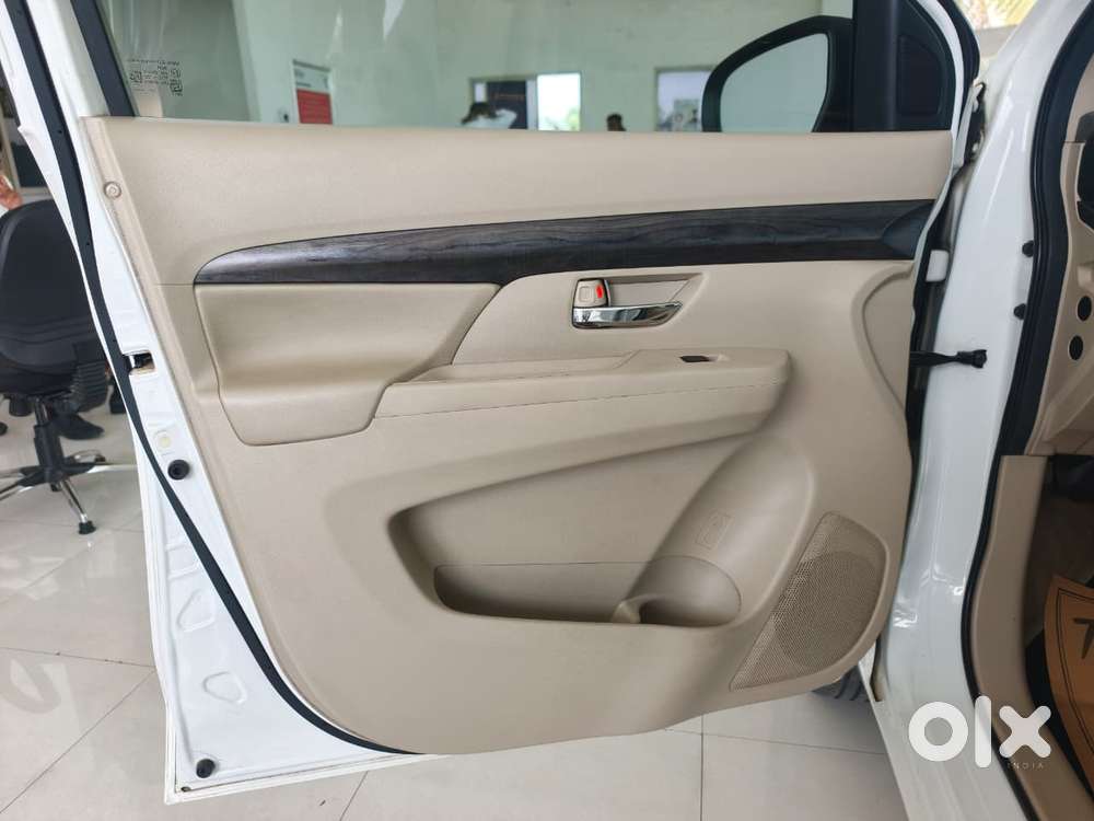 Toyota Rumion V Mt, 2023, Petrol