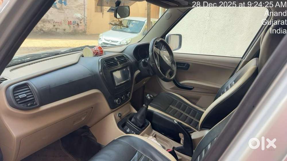 Mahindra Tuv 300 Plus 2018