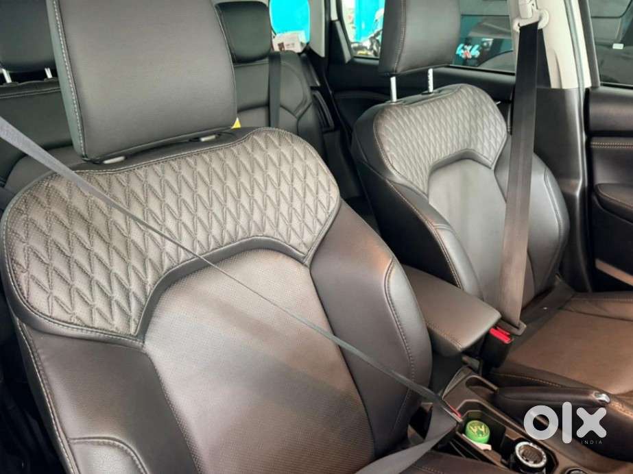 Maruti Suzuki Grand Vitara 1.5 Alpha Plus Intelligent Hybrid Ecvt, 2..