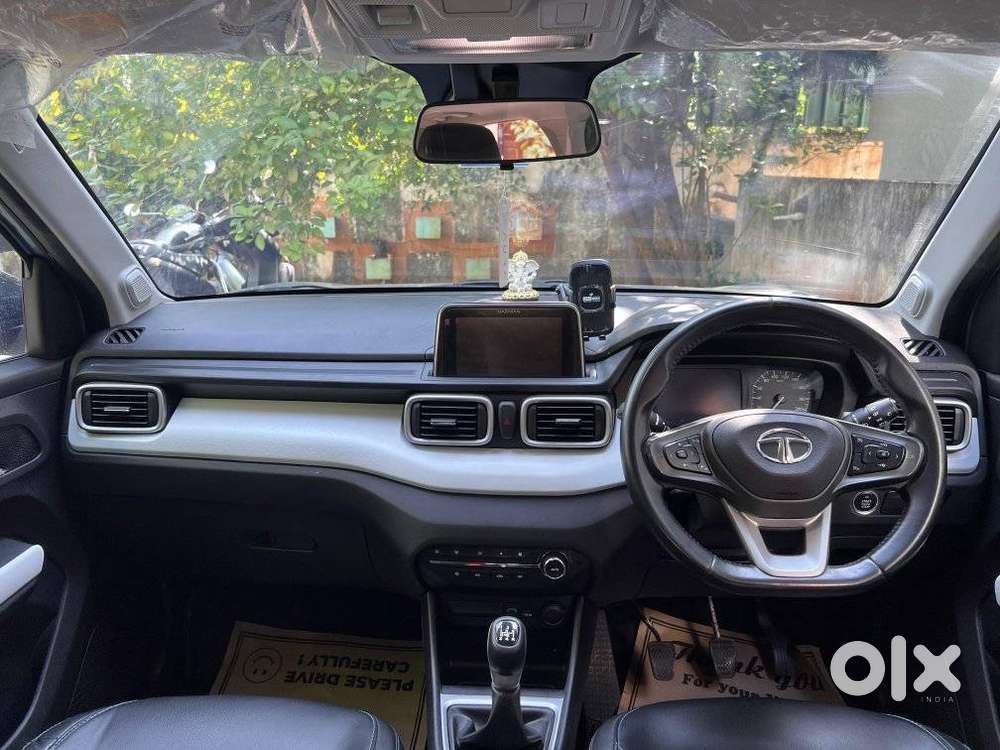 Tata Punch Creative Dual Tone Mt Sunroof, 2023, Petrol