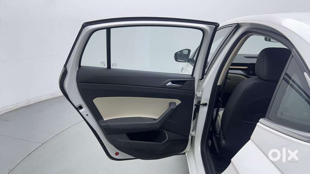 Skoda Slavia Style 1.0l Tsi At, 2023, Petrol