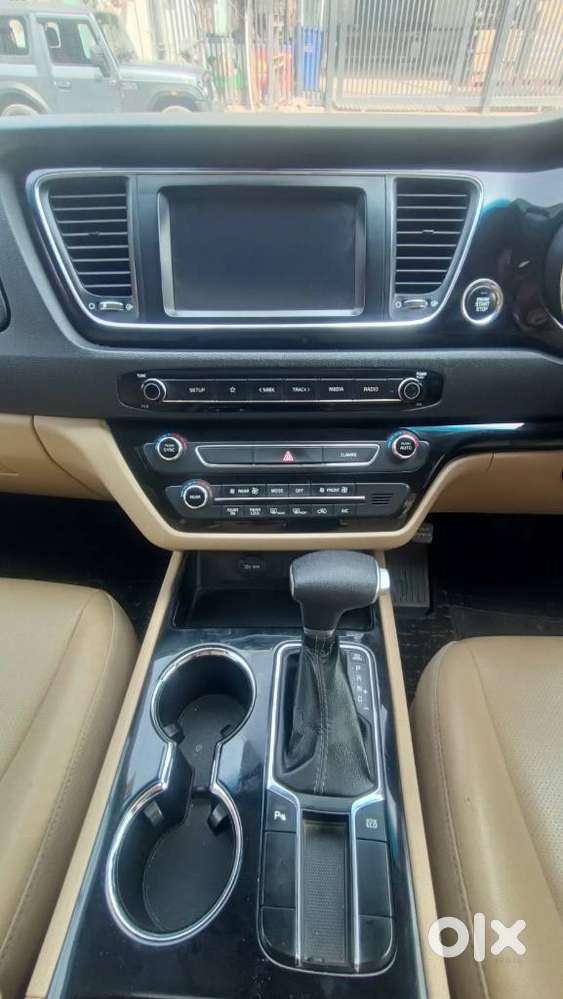 Kia Carnival Prestige, 2021, Diesel