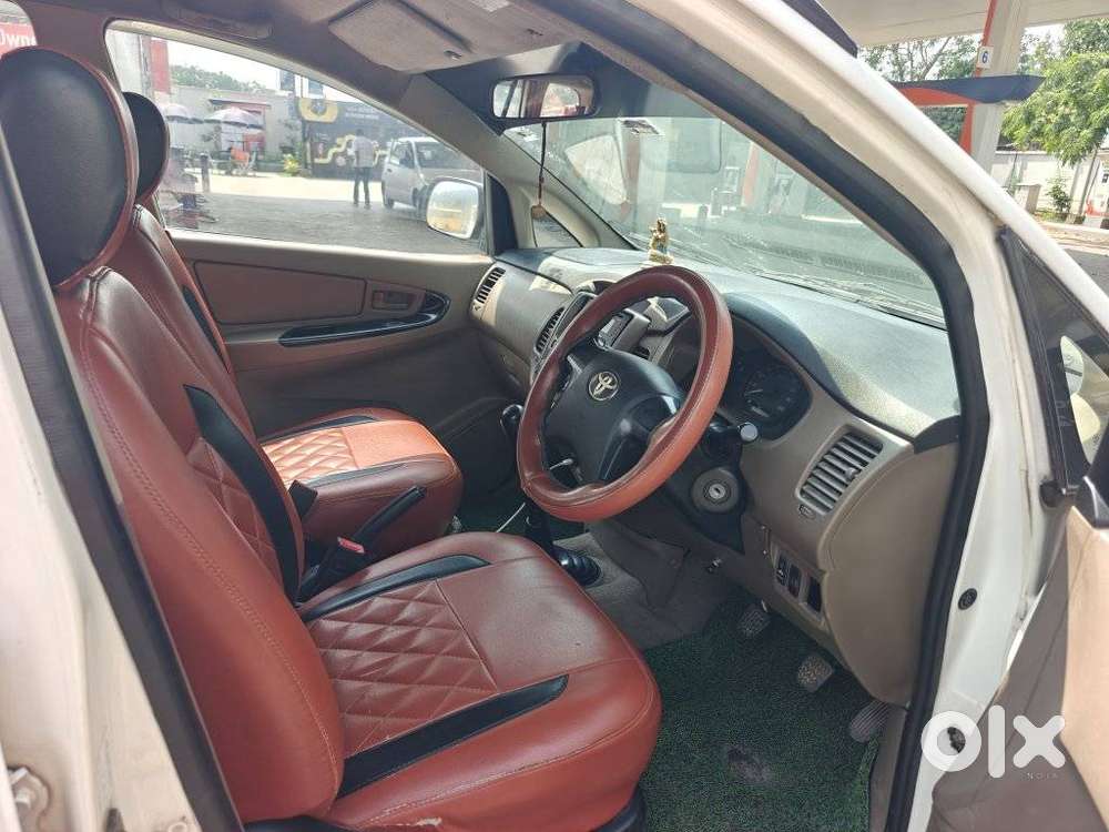 Toyota Innova 2.5 G (diesel) 8 Seater, 2015, Diesel