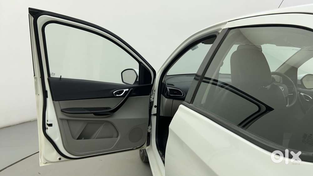 Tata Tiago Xza, 2019, Petrol