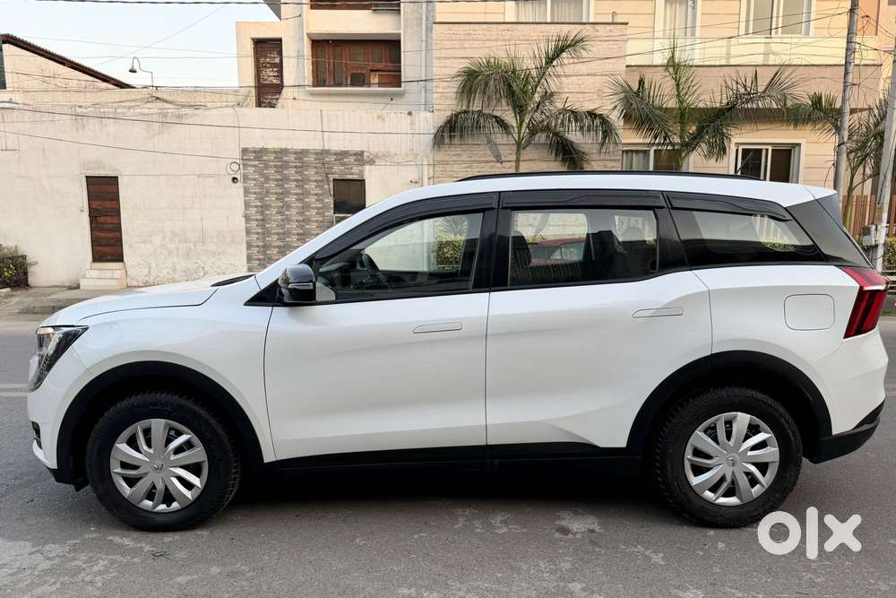 Mahindra Xuv700 2.2 Mx Diesel Mt 5 Str, 2024, Diesel