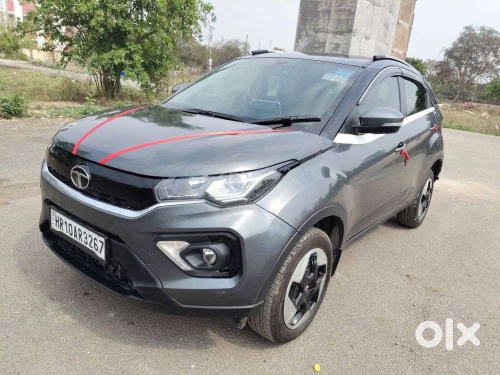 Tata Nexon, 2023, Petrol