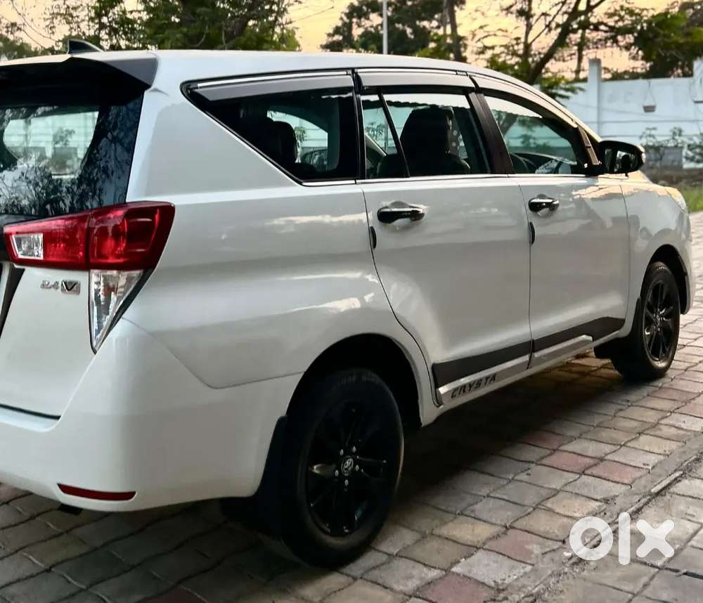 Toyota Innova Crysta 2.4 V 2016 For Sell