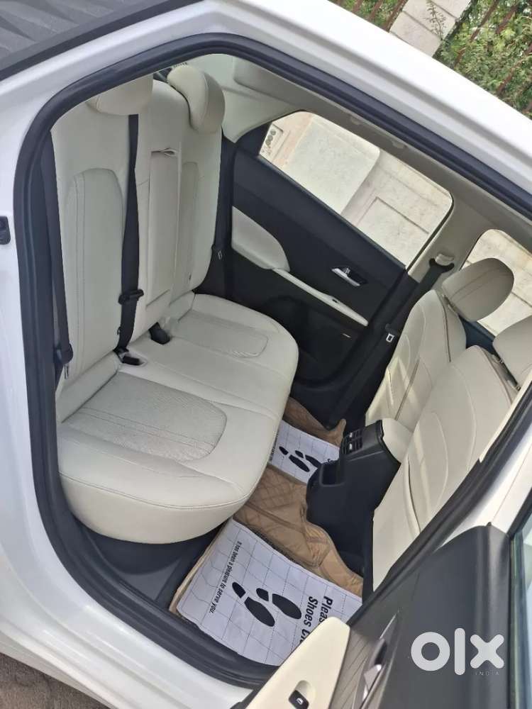 Hyundai Verna 1.5 Sx (o) Petrol Mt, 2024, Petrol